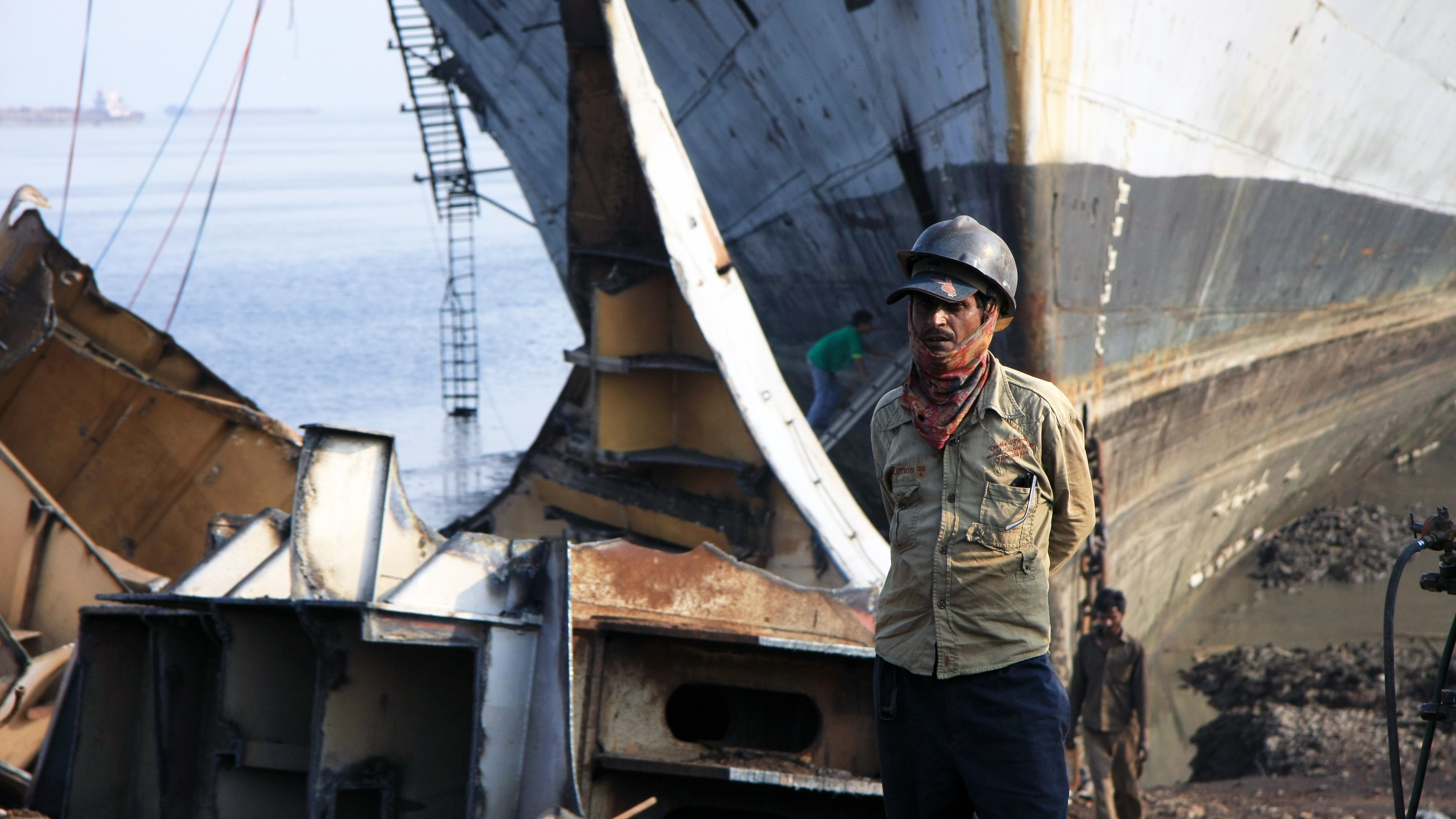 Ship recycling: urgent action needed to ensure that all workers are safe at work!